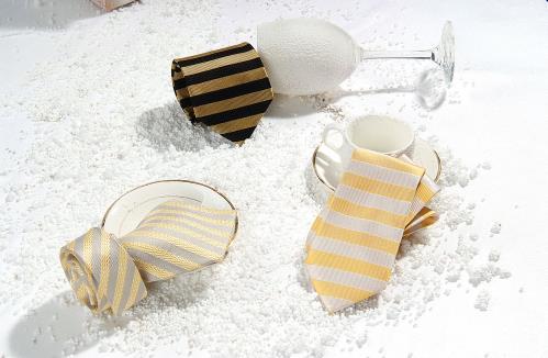 用不到一分钟,就能打出漂亮的领带