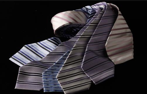 用不到一分钟,就能打出漂亮的领带