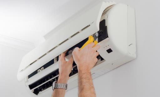 空调不清洗,长期使用对身体怎么样?也许会滋生螨虫,别