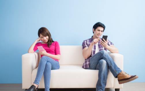 手机瘾的危害大眼睛睡眠变差 戒掉手机瘾的方法