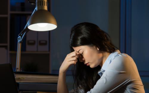 晚上几点睡觉算熬夜?熬夜有什么危害