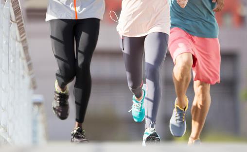 “焕发容颜”的几项运动,坚持下去,你和同龄人有很大的