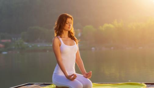 简单的瑜伽动作,缓解坐骨神经痛