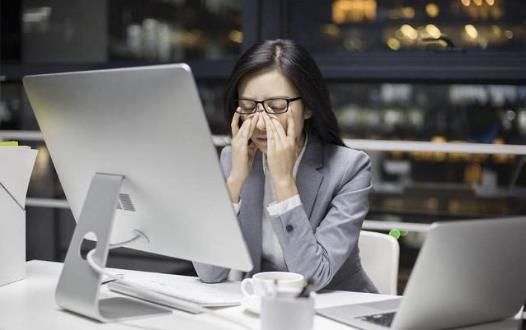 经期熬夜的危害 来熬夜后头晕 这些食物帮你缓解