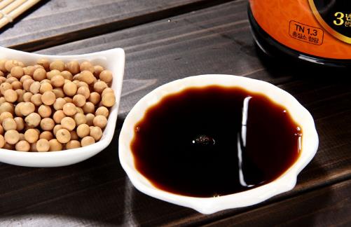 小心!酱油吃不对会引发肝癌