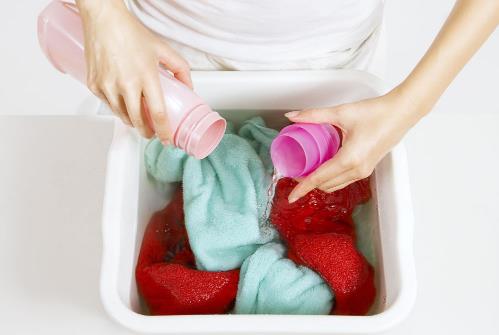 快速去油渍推荐小妙招 真丝衣服去油渍注意事项