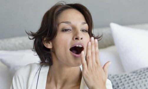 吃大蒜口臭怎么办?喝点牛奶