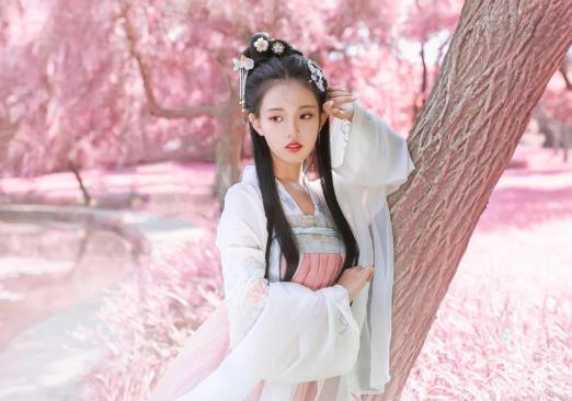 汉服上襦很透该怎么办?汉服里面一定要穿内搭吗