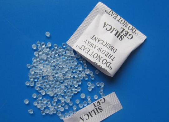 干燥剂没撕开泡了水会怎么样?不小心喝了干燥剂泡过的水怎么办