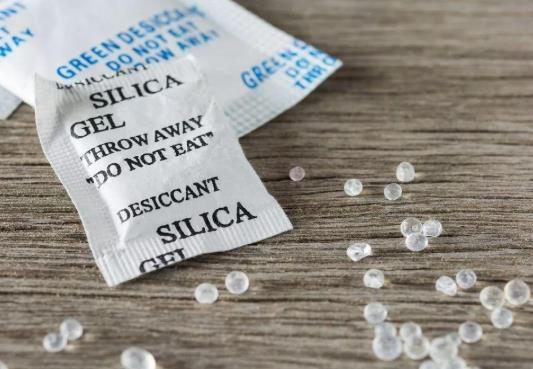 干燥剂没撕开泡了水会怎么样?不小心喝了干燥剂泡过的水怎么办