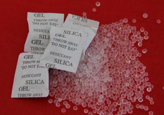 干燥剂没撕开泡了水后的杯子还能用吗?干燥剂没撕开泡了水会爆炸吗