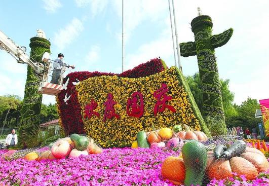 2021年国庆去西藏会不会冷?2021年国庆去三亚人会不会很多?