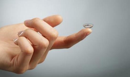 实体店年抛隐形眼镜多少钱一对?戴了十年的隐形眼镜有什么危害?