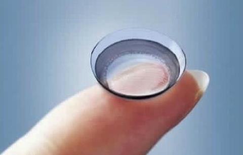 实体店年抛隐形眼镜多少钱一对?戴了十年的隐形眼镜有什么危害?