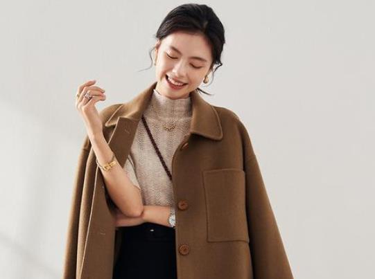 含羊毛的衣服可以水洗吗?羊毛大衣的吊牌可信吗