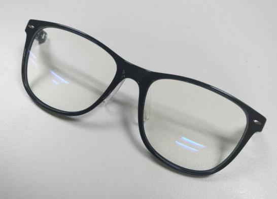 防蓝光镜片发黄是怎么回事?怎样判断眼镜是不是真的防蓝光?