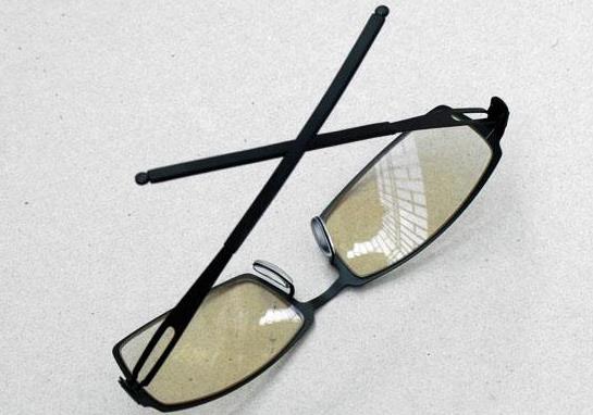 防蓝光镜片发黄是怎么回事?怎样判断眼镜是不是真的防蓝光?