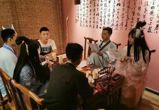 开剧本杀店挣钱吗?线下剧本杀可以反串吗?