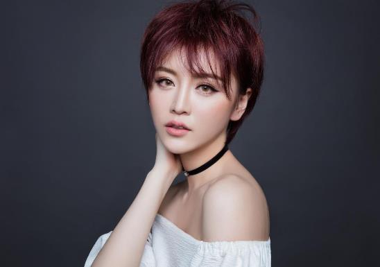 拼多多旗舰店买美瞳可信吗?美瞳直径买大了怎么办?