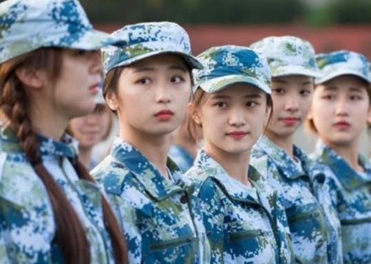什么兵可以当军训教官?得了什么病大学才可以免军训?