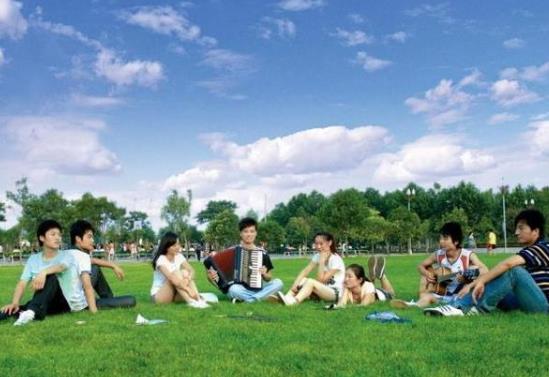 大一新生应该准备什么?大一新生买手机花多少钱合适?