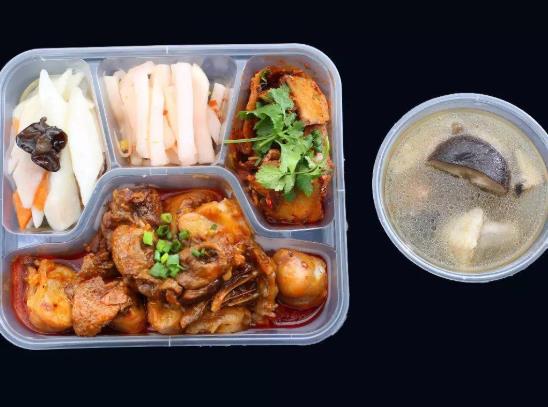 外卖的塑料饭盒可以加热吗?塑料饭盒微波炉加热会有毒吗?