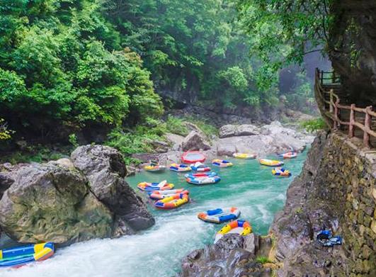 漂流要穿一次性雨衣吗?漂流有什么讲究