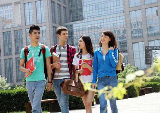大学生生活费多少钱够谈恋爱?2021年大一开学需要准备多少钱?