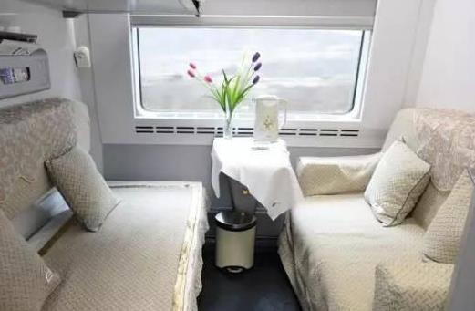 火车卧铺床单被罩多久换一次?坐高铁行李能放在腿前吗?