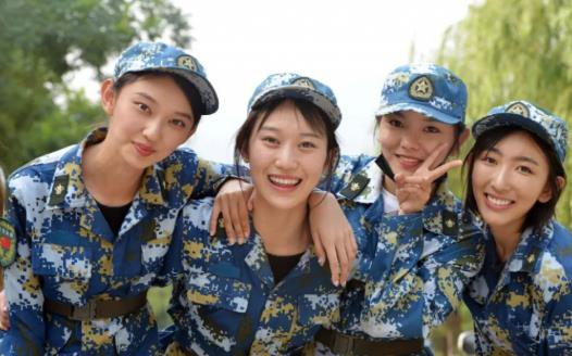 大一可以拿大学奖学金吗？在大学学生报到后什么时候上课