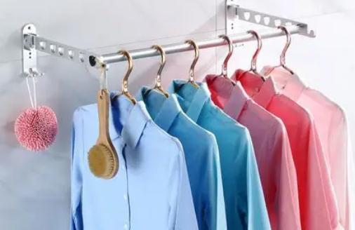夏天衣服上的汗渍是什么成分 夏天衣服上的汗渍变成怎么可以洗掉
