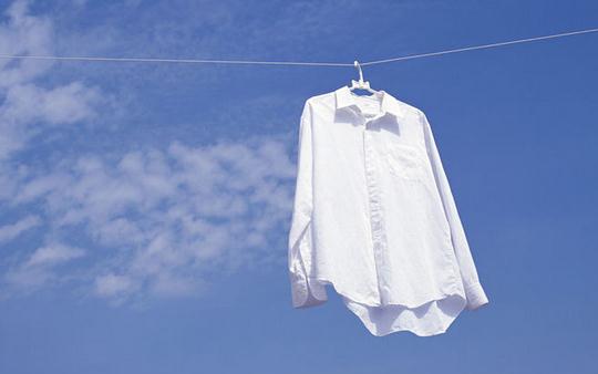 衣服沾上顽渍怎么办?巧去衣服顽渍的方法