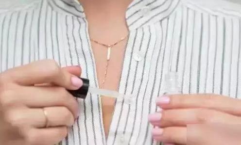 衣服上的指甲油怎么洗?如何选购指甲油 指甲油涂多了有哪些危害