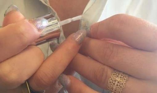 衣服上的指甲油怎么洗?如何选购指甲油 指甲油涂多了有哪些危害