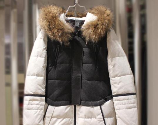 羽绒服有一块没有羽绒了怎么办?羽绒服结块了可以烘干吗?
