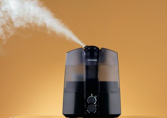 为什么越开加湿器喉咙越干?加湿器精油该滴在哪里?
