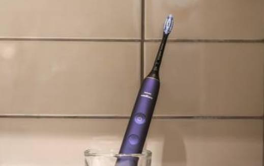 让你没有一点点防备的牙龈出血 用这三种方法止住它