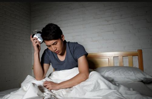 入睡困难先弄清楚入睡困难的原因 失眠的日常调理法