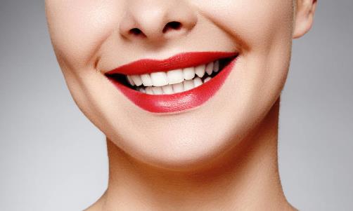 牙齿发黄几招帮你洁牙美白 摆脱黄牙困扰坊间小偏方