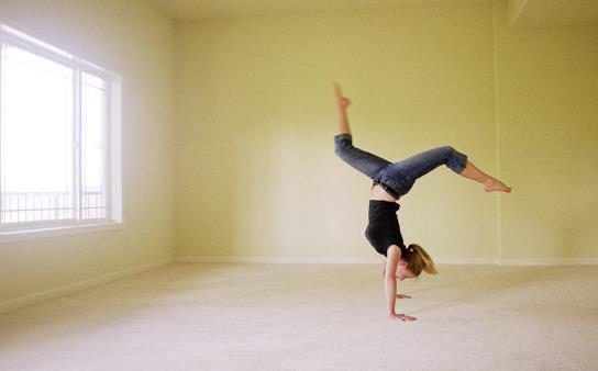 倒立有哪些好处?倒立能减肥吗