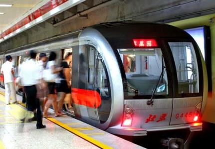 上班族如何安全乘地铁?夏季坐车要掌握哪些要领