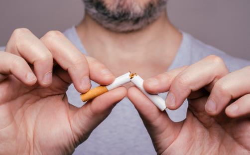 运动健身结束后不要蹲坐休息 运动后的拉伸运动推荐