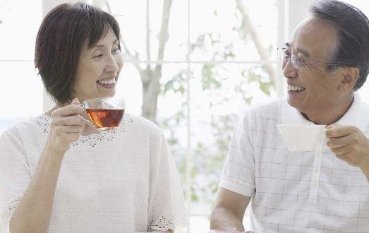 老年人喝茶的一些注意事项 适合老人喝的茶