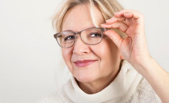 年龄和老花度数关系的规律 老人选配老花镜的五大注意事项