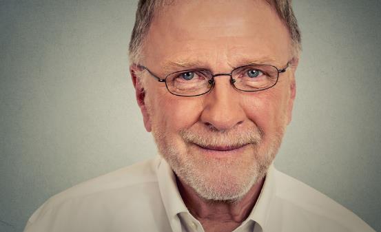 年龄和老花度数关系的规律 老人选配老花镜的五大注意事项