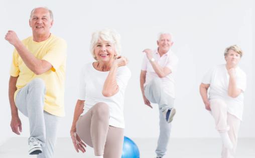 老人行动迟缓多晒太阳吸取维D 老人适当运动的好处