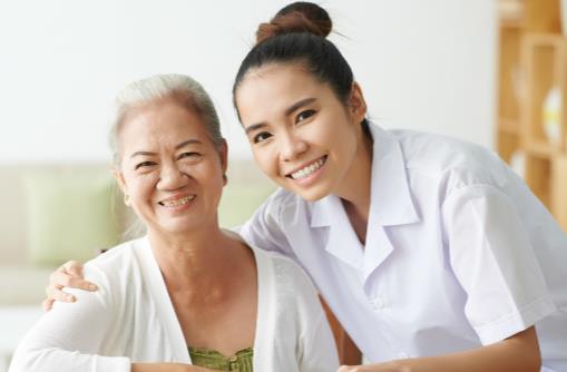 老人行动迟缓多晒太阳吸取维D 老人适当运动的好处