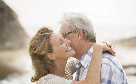 老年夫妻分居并不科学!