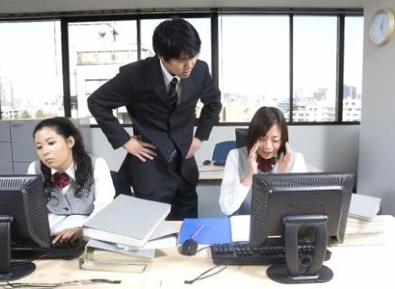 职业枯竭症来袭怎么办?应及时充电学会倾诉